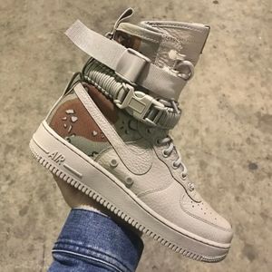 Nike Special Field SF AIR FORCE 1 DESERT CAMO